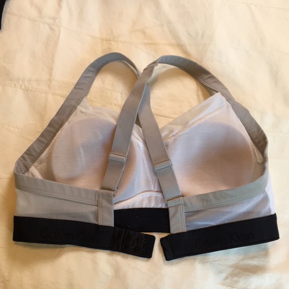 CALVIN KLEIN | Sports Bra - Picture 7 of 8